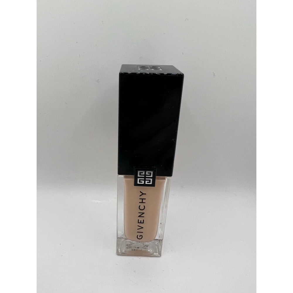 Women's Givenchy Prisme Libre Skin-Caring Glow Foundation One Size Beige Black